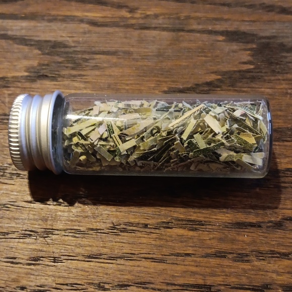 Shredded CASH Money Genuine Currency. Shreds in a glass vial. - Picture 1 of 2